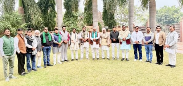 पूर्व प्रधानमंत्री भारत रत्न से सम्मानित चौधरी चरण सिंह की जयंती के अवसर पर युवा संवाद 3.0 कार्यक्रम का आयोजन किया गया पूर्व प्रधानमंत्री भारत रत्न से सम्मानित चौधरी चरण सिंह की जयंती के अवसर पर युवा संवाद 3.0 कार्यक्रम का आयोजन किया गया