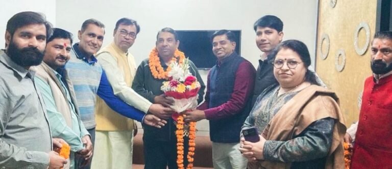 दिल्ली में बीजेपी की प्रचंड जीत पर बधाइयों का सिलसिला जारी