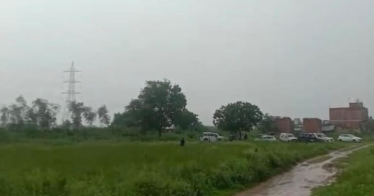 जिला प्रशासन और भू-माफियाओं के अनोखे गठबंधन ने सरकार व न्यायपालिका को किया शर्मसार