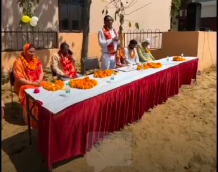 वार्ड 11 की पार्षद श्रीमती छाया संजय त्यागी ने वार्ड 11 के लोगों दी एक और सौगात ।