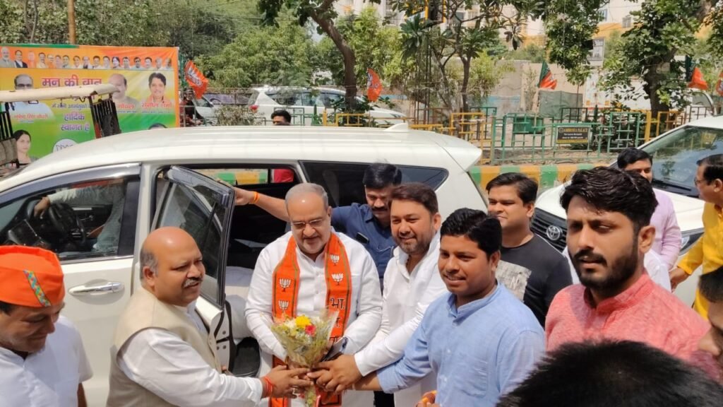 राष्ट्रीय व्यापार मंडल ने वन ‘नेशन वन इलेक्शन’ के समर्थन में महामहिम राष्ट्रपति के नाम राष्ट्रीय व्यापार मंडल ने वन ‘नेशन वन इलेक्शन’ के समर्थन में महामहिम राष्ट्रपति के नाम