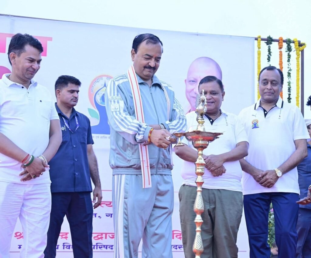 योगः समत्वं उच्यते” – योग से संतुलन, स्वास्थ्य और समाज में समरसता–केशव मौर्या योगः समत्वं उच्यते” – योग से संतुलन, स्वास्थ्य और समाज में समरसता–केशव मौर्या