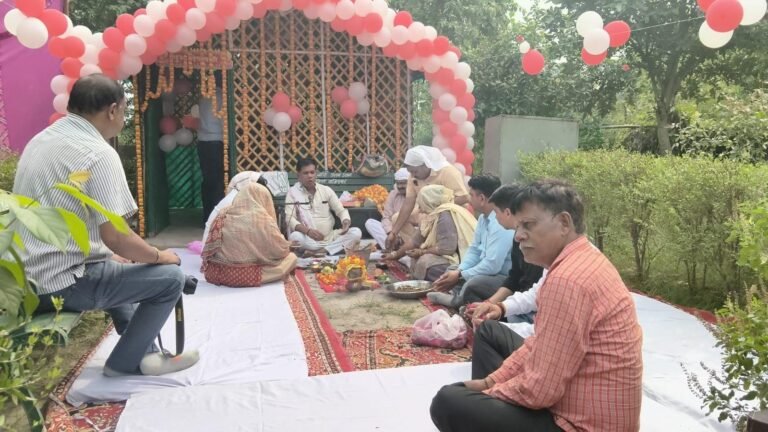 महर्षि वाल्मीकि आश्रम/उपवन में आज स्थापना दिवस पर हवन पूजा पाठ कर, भंडारे का आयोजन किया गया ।