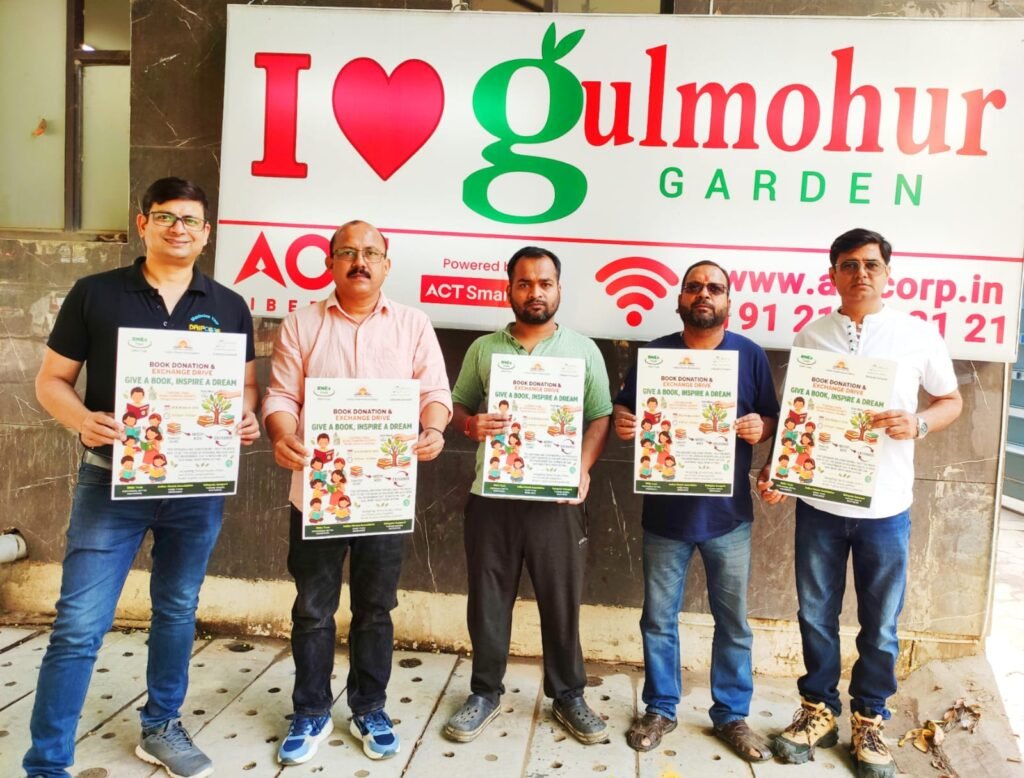 राजनगर एक्सटेंशन में “बुक एक्सचेंज मेले ” को लेकर जागरूकता अभियान तेज, सोसाइटियों में पहुंचा संदेश ।