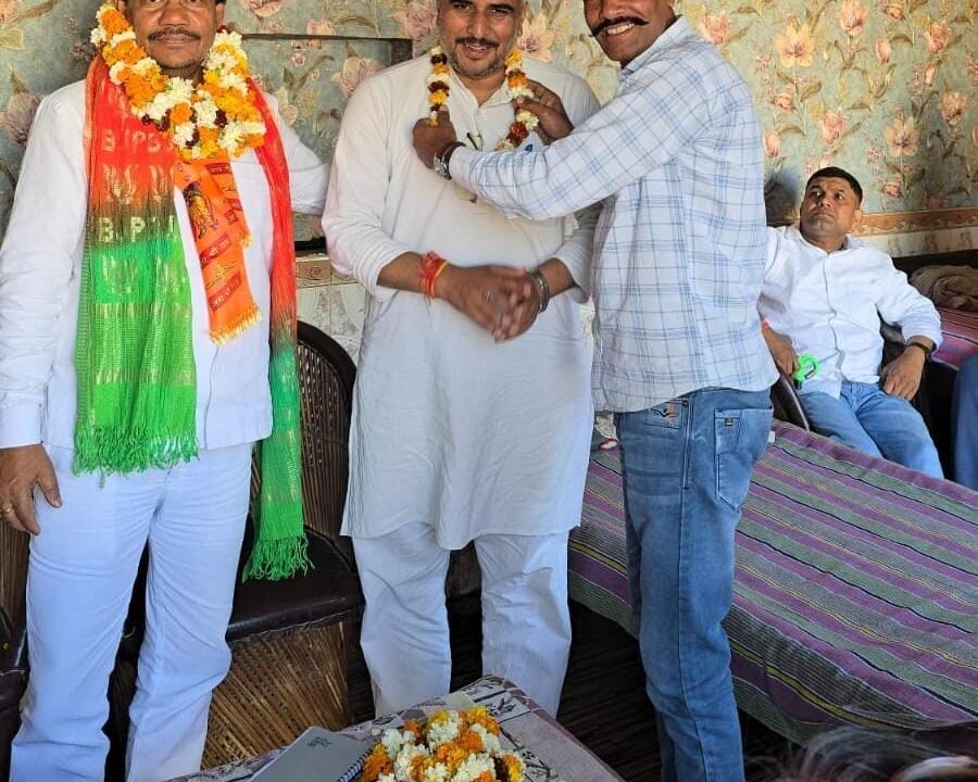 28 मार्च जेवर एयरपोर्ट PM मोदी जी के ऐतिहासिक उद्घाटन कार्यक्रम में पहुंचने लिए SC मोर्चा महानगर संयोजक वेदप्रकाश जाटव जी ने लोगों से की अपील ।