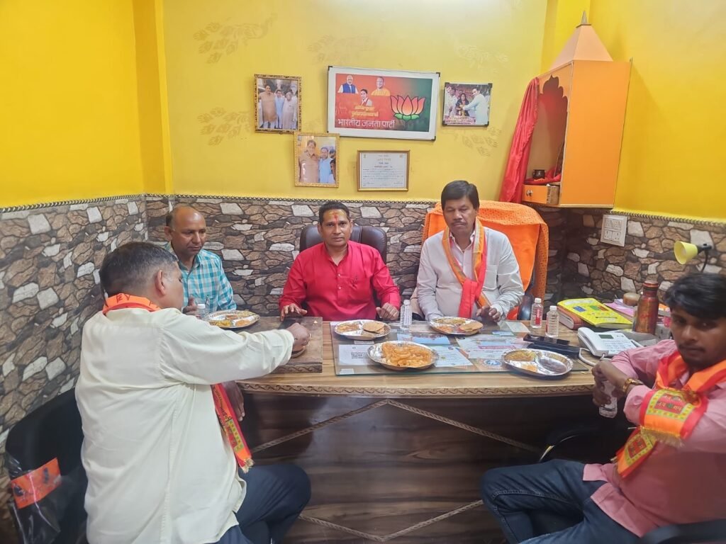 देश भर में हनुमान जयंती को बड़े धूमधाम से मनाया गया ।