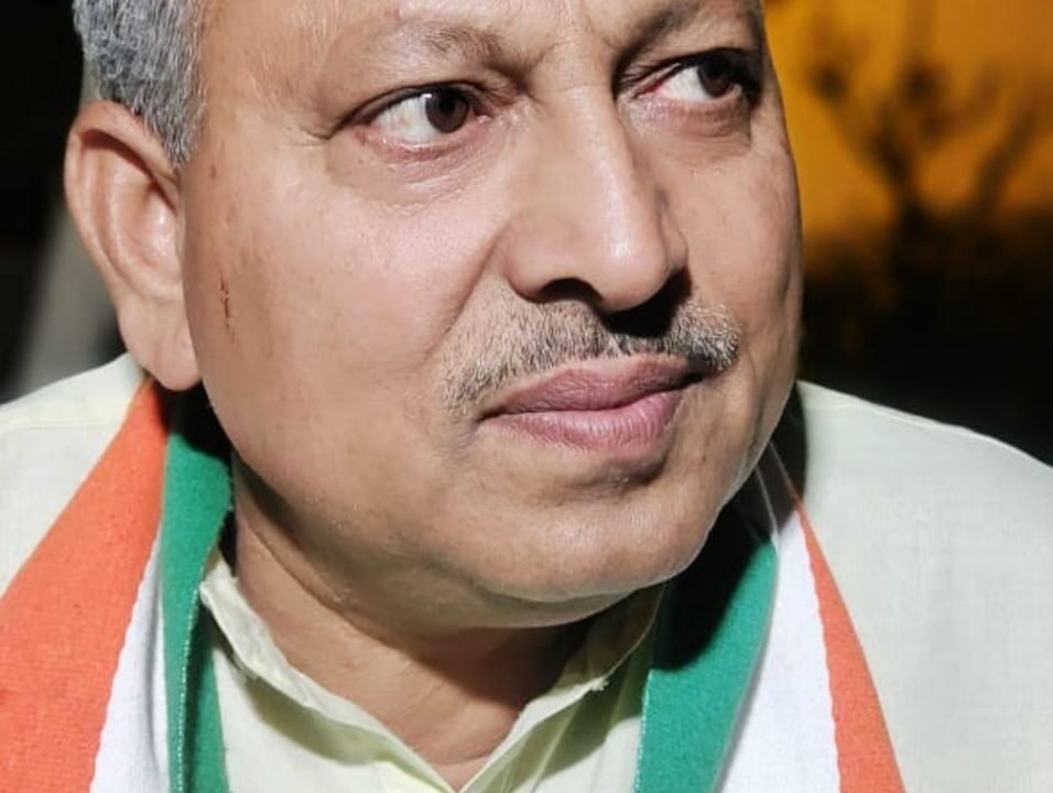 सतीश शर्मा जी के नेतृत्व में,गाजियाबाद में कांग्रेस ने की मासिक बैठक ।