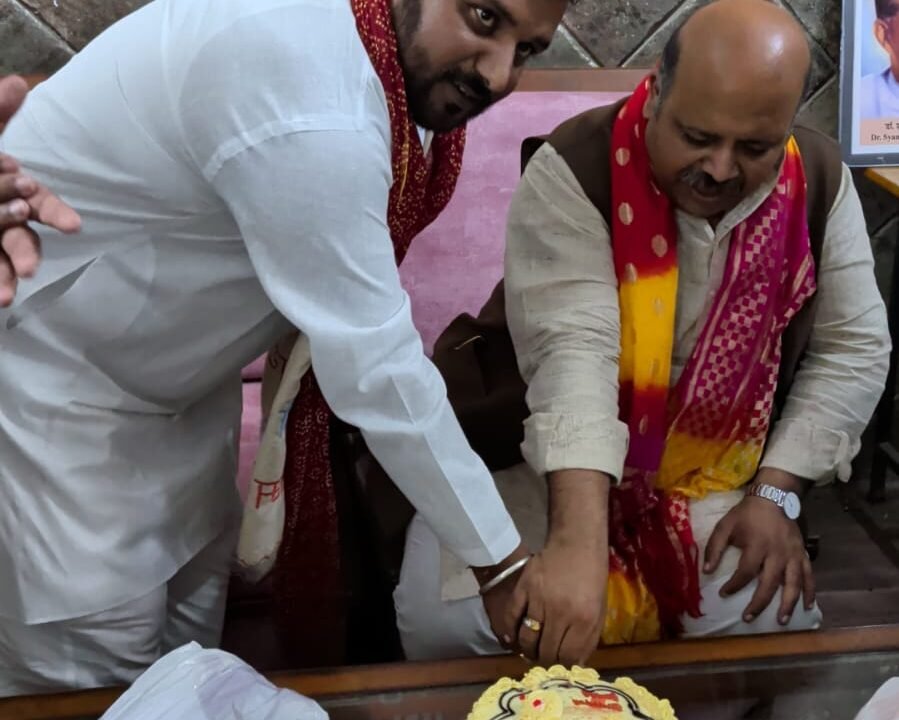 भाजपा महानगर कार्यालय में, SC मोर्चा मंत्री कुलदीप गहलोत जी के जन्मदिन को महानगर अध्यक्ष श्री मयंक गोयल जी के नेतृत्व में हर्षौल्लास से मनाया गया ।