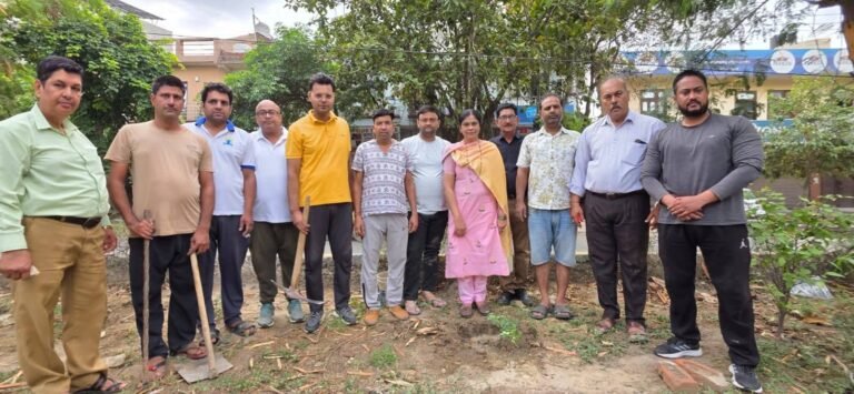 माननीय भाजपा महानगर अध्यक्ष श्री मयंक गोयल जी के नेतृत्व में 🌳 वृहद वृक्षारोपण कार्यक्रम में कार्यकर्ताओं ने लिया भाग।
