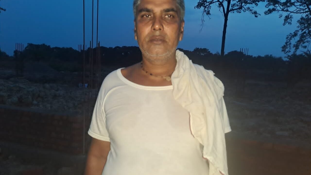 कानपुर में नकली हल्दी बनाने वाले गिरोह का भंडाफोड़ चावल पीसकर उसमें रंग मिलाकर बेची जा रही थी ।