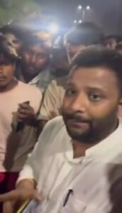 “खून-पसीना सस्ता, मुनाफा महंगा! ब्लिंकिट के खिलाफ फूटा गुस्सा—त्रिलोकपुरी में डिलीवरी बॉय का हंगामा”