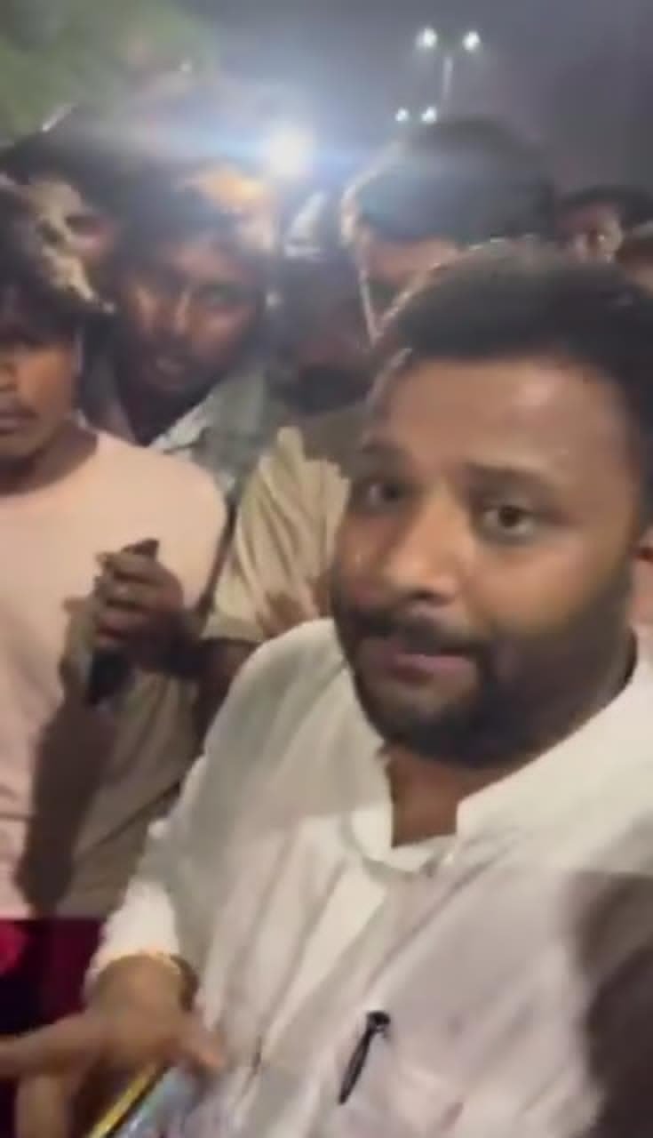 “खून-पसीना सस्ता, मुनाफा महंगा! ब्लिंकिट के खिलाफ फूटा गुस्सा—त्रिलोकपुरी में डिलीवरी बॉय का हंगामा”