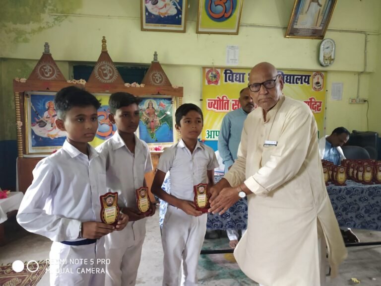 संकुल स्तरीय प्रश्नमंच प्रतियोगिता का आयोजन, विभिन्न विद्यालयों के भैया -बहनों ने दिखाया अपना ज्ञान