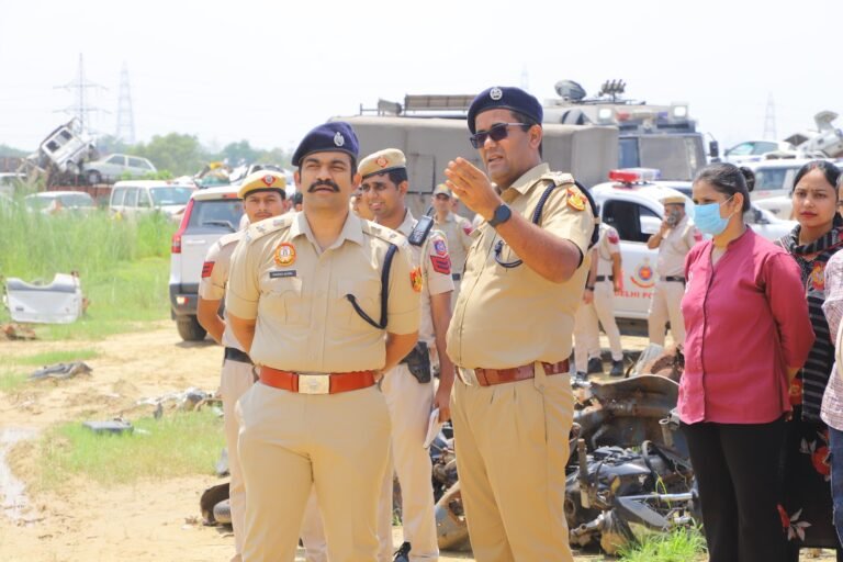 उत्तर-पूर्वी जिला पुलिस ने भीड़ नियंत्रण तैयारियों को मजबूत करने के लिए मॉक ड्रिल का आयोजन किया