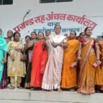 जे एस एल पी एस की महिलाओं का हंगामा, तीनों स्कूल में जड़ा ताला।  बीपीएम पर अभद्र व्यवहार का आरोप, तत्काल तबादले की मांग, 