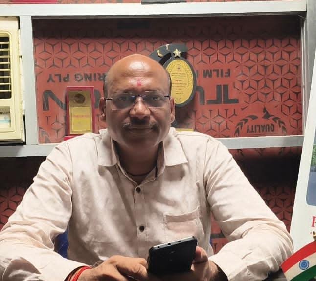 अस्पताल में डॉक्टर की अनुपस्थिति पर सवाल उठाने पर जनप्रतिनिधि को कानूनी कार्रवाई की धमकी ।