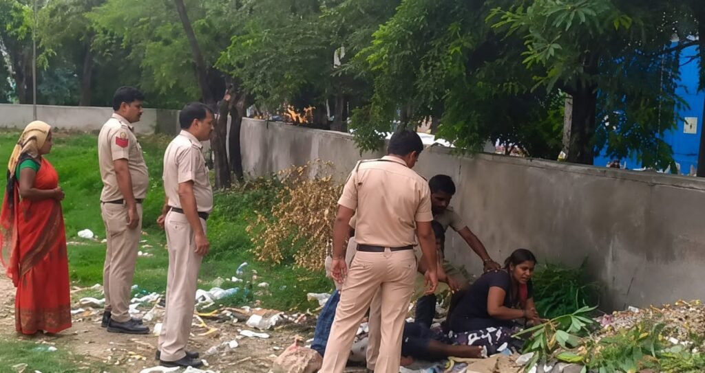 सत्य निकेतन के OYO होटल में सनसनीखेज घटना, कमरे में फंदे से लटका मिला युवक का शव । सत्य निकेतन के OYO होटल में सनसनीखेज घटना, कमरे में फंदे से लटका मिला युवक का शव ।