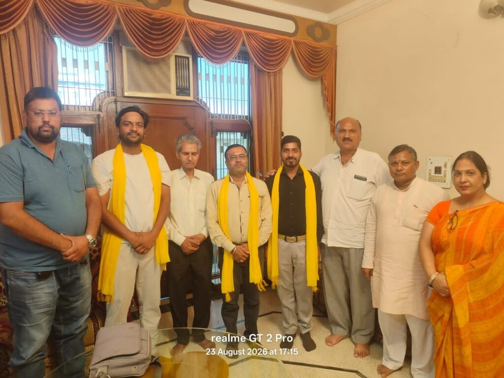 हापुड़ में क्रीड़ा भारती बैठक: सौरभ बने ज़िला क्रीड़ा केंद्र प्रमुख, मोहित ज़िला सूर्यनमस्कार प्रमुख, नितिन रावत ज़िला दिव्यांग प्रमुख, निशांत को नगर मंत्री की जिम्मेदारी। हापुड़ में क्रीड़ा भारती बैठक: सौरभ बने ज़िला क्रीड़ा केंद्र प्रमुख, मोहित ज़िला सूर्यनमस्कार प्रमुख, नितिन रावत ज़िला दिव्यांग प्रमुख, निशांत को नगर मंत्री की जिम्मेदारी।
