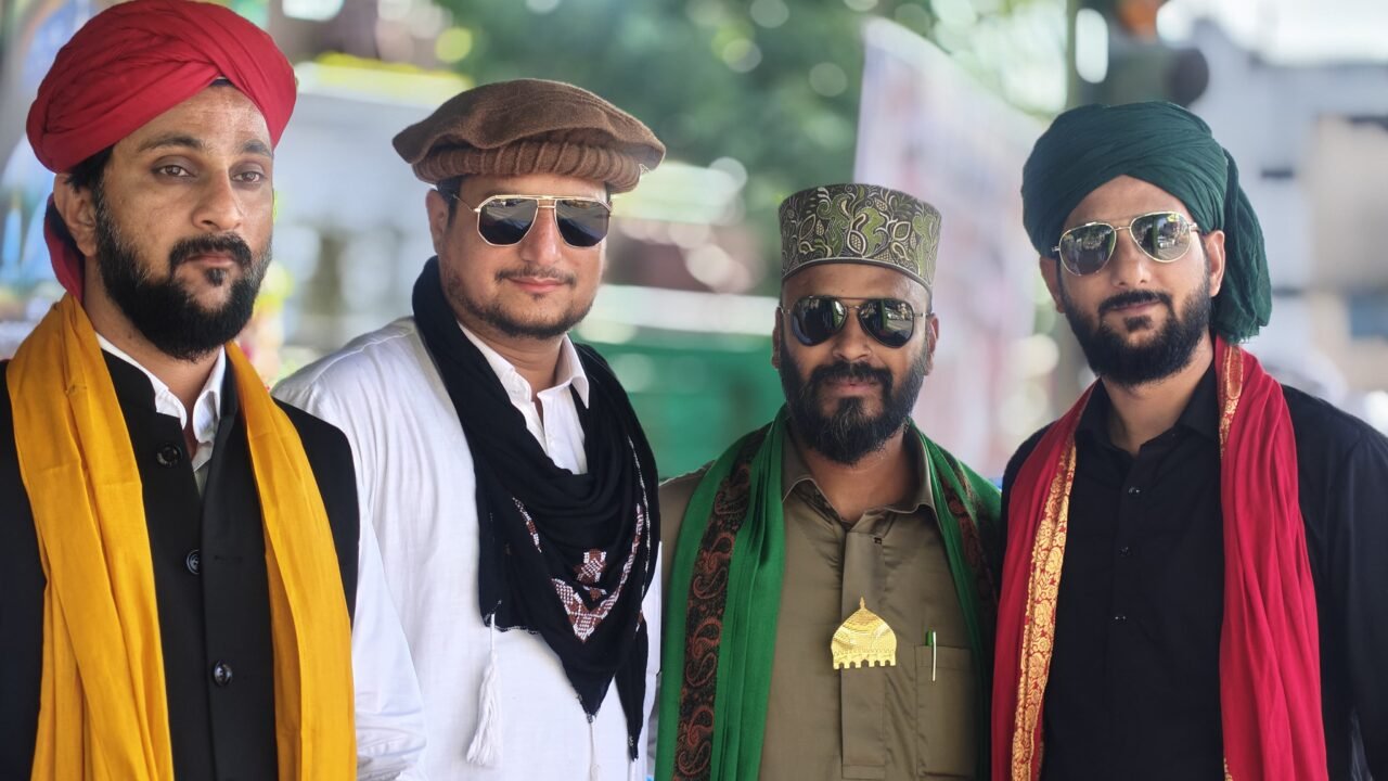 ईद मिलादुन्नबी पर सजा बिलासपुर, 26 को निकलेगा मुख्य जुलूस; देवकीनंदन चौक पर दरगाह कमेटी करेगी भव्य स्वागत ।