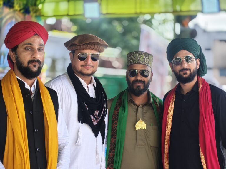 ईद मिलादुन्नबी पर सजा बिलासपुर, 26 को निकलेगा मुख्य जुलूस; देवकीनंदन चौक पर दरगाह कमेटी करेगी भव्य स्वागत ।