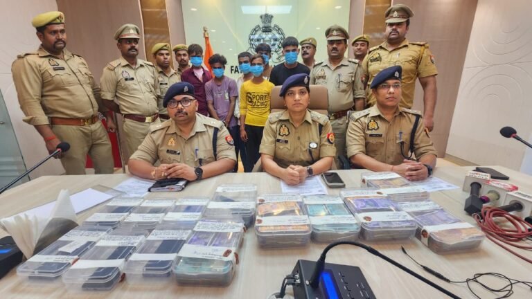 फर्रुखाबाद पुलिस की बड़ी कामयाबी: एसपी के नेतृत्व में 24 घंटे के भीतर ₹6.70 लाख की सनसनीखेज लूट का खुलासा, टीम को 25 हजार का इनाम 