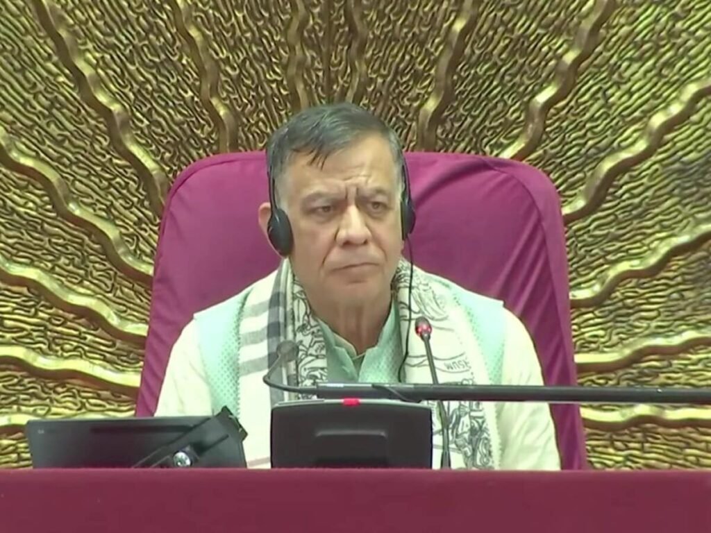 उत्तर प्रदेश विधानसभा अध्यक्ष सतीश महाना या विधानसभा के अधिकारियों, कर्मचारियों के बारे में भ्रामक, असत्य या आपत्तिजनक जानकारी पोस्ट करने पर एफआईआर हो सकती है.