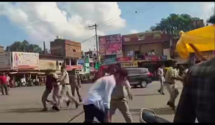 कल सागर मैं दामोदर यादव के विरुद्ध ब्राह्मण समाज और करणी सेना सड़कों उतरी । कल सागर मैं दामोदर यादव के विरुद्ध ब्राह्मण समाज और करणी सेना सड़कों उतरी ।