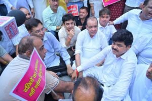 देहरादून में हल्द्वानी के रामलीला मैदान में माननीय राष्ट्रीय अध्यक्ष श्री मल्लिकार्जुन खड़गे जी की रैली के बाद किए गए ‘शुद्धिकरण’ के दोषियों पर कार्रवाई की मांग ।