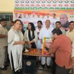 जिला कांग्रेस की मासिक बैठक में चुनावी रणनीति पर मंथन, बसपा-भाजपा कार्यकर्ताओं ने थामा कांग्रेस का हाथ ।