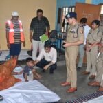 बाढ़ राहत शिविर नवोदय विद्यालय, दनियालपुर और चित्रकूट कान्वेन्ट इण्टरमीडिएट कॉलेज का निरीक्षण कर वहां उपलब्ध व्यवस्थाओं का भी जायजा लिया ।