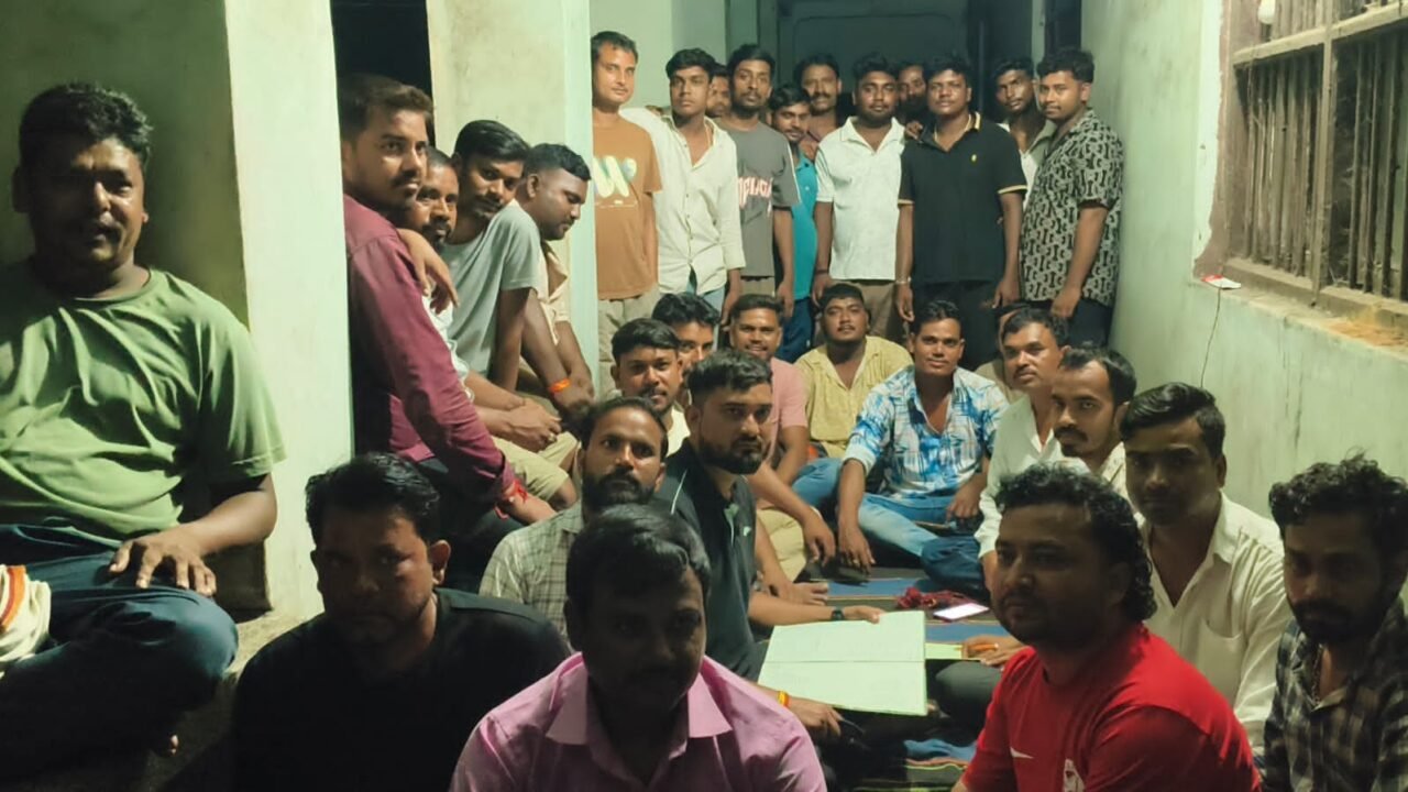 कांड्रा सेवा सदन में रावण दहन कमेटी का बैठक आयोजित 80 फीट के रावण का होगा दहन, आकर्षक आतिशबाजी और बूगी-बूगी डांस का भी आयोजन ।