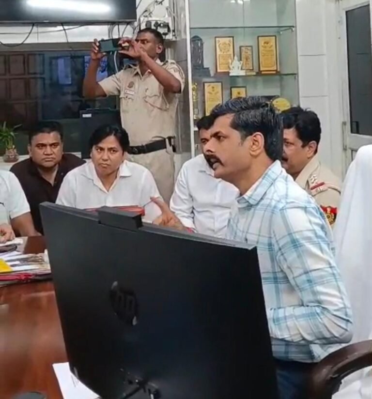 दलित युवक पर कथित जुल्म का वीडियो वायरल, FIR के बाद त्रिलोकपुरी में भूचाल भाजपा के पूर्व मंडल अध्यक्ष पर गंभीर आरोप!