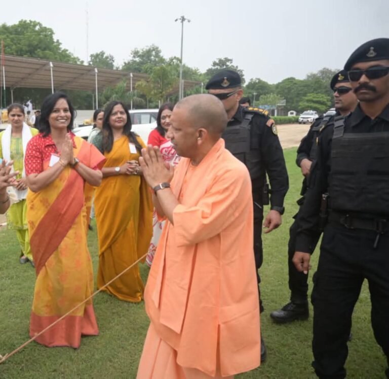 राजनीतिक विरोध के नाम पर संत और संवैधानिक पद का अपमान—आखिर यह कैसी राजनीति ?