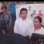 दिल्ली की मुख्यमंत्री रेखा गुप्ता ने श्रमिकों के लिए मोबाइल कर्मिक सेवा केंद्र / नमो कार्मिक सेवा मजदूरों के लिए शुरू ।