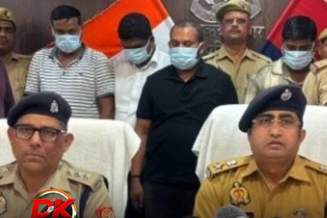 संतकबीरनगर में सपा सांसद लक्ष्मीकांत उर्फ पप्पू निषाद के खिलाफ केस दर्ज कराने वाले युवक के कथित अपहरण के मामले में पुलिस ने सोमवार तड़के चार नामजद आरोपियों को गिरफ्तार कर लिया।