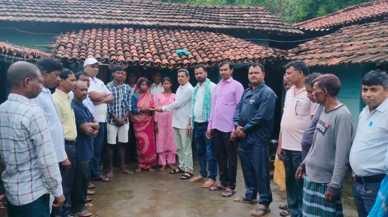 इलाज के अभाव में पारा शिक्षक जागेश्वर टुडू का निधन, शिक्षकों ने जताया शोक
