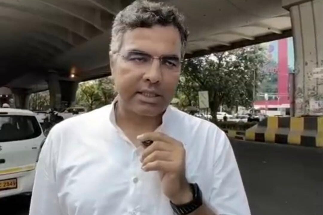 दिल्ली के BJP विधायक एवं PWD मंत्री प्रवेश साहिब सिंह वर्मा ने गुरुद्वारा कमेटी के साथ मिलकर यह वीडियो बनाया है।