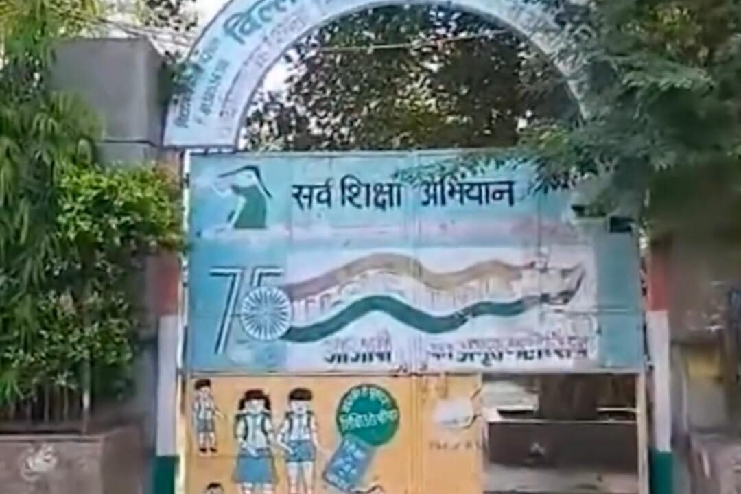 लाल किले की छाया में विकास का दावा बेनकाब? अंगूरी बाग के नगर निगम स्कूल की तस्वीरों ने शासन-प्रशासन से मांगा हिसाब