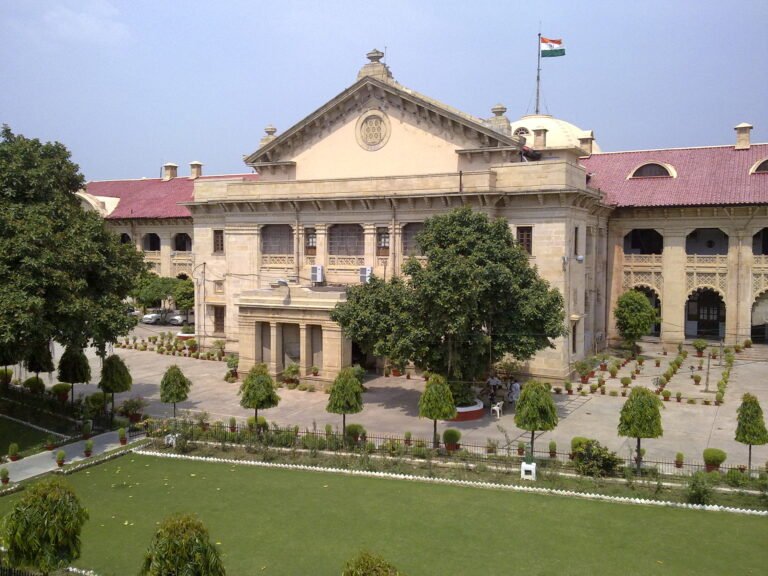 किसान की 23 किस्त रोकने पर हाईकोर्ट सख्त, 6% ब्याज के साथ सभी इंस्टॉलमेंट का आदेश; 5000 का जुर्माना भी लगाया । 
