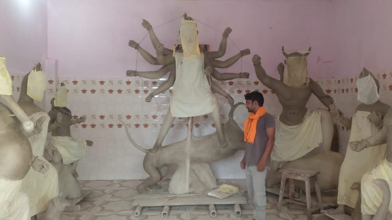 दुमका के मसलिया थाना परिसर में दुर्गा पूजा को लेकर शांति समिति की बैठक संपन्न, हुड़दंगियों पर रहेगी पैनी नजर ।