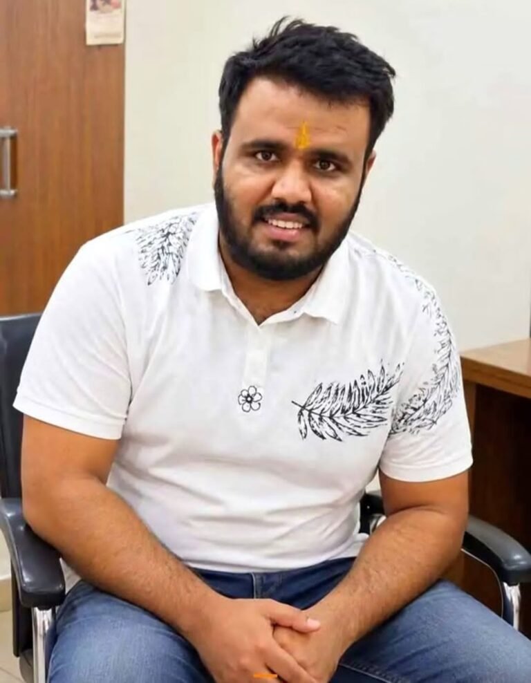 गुरुग्राम के संभव जैन IT कंपनी में सॉफ्टवेयर इंजीनियर थे। साल–2023 में शादी हुई। एक बेटा हुआ, वो भी अपरिपक्व। 