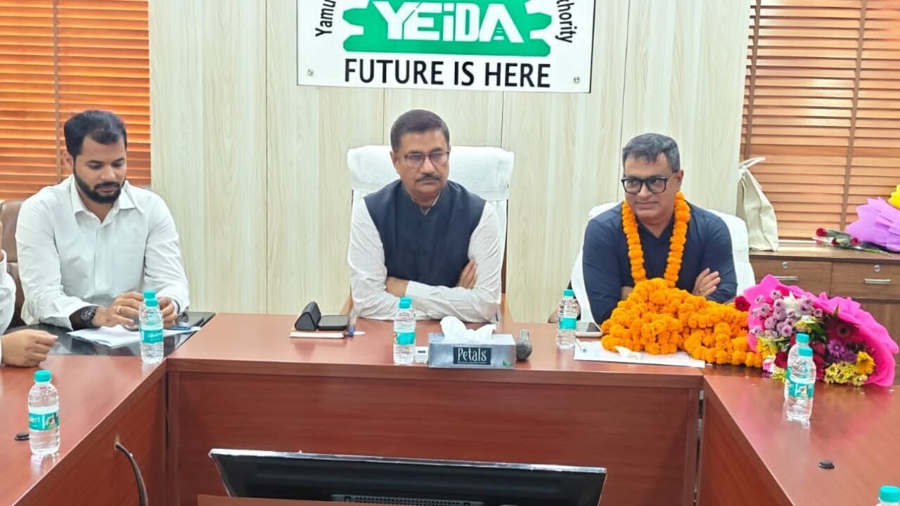 11 वर्ष के लंबे योगदान के बाद शैलेन्द्र भाटिया की यमुना प्राधिकरण से शानदार विदाई ।