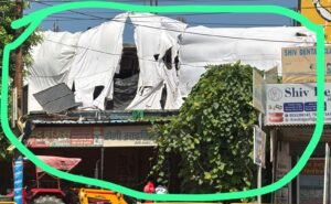 अवैध निर्माणों को छुपाकर पूरा तरह तैयार कराने का अभियंता जितेंदर कुमार का शानदार तरीका टंट के परदे के पीछे चल रहा कमर्शियल दुकानों के काम्प्लेक्स का अवैध निर्माण ।