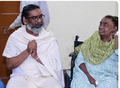 मुख्यमंत्री हेमंत सोरेन की मां रूपी सोरेन के निधन से शोक की लहर, अनूप सिंह ने जताया गहरा दुख ।