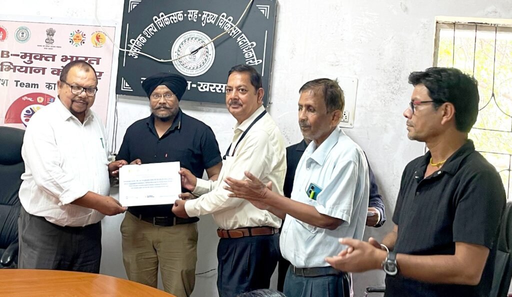 टी बी मुक्त भारत अभियान में योगदान के लिए आधुनिक पावर सम्मानित । टी बी मुक्त भारत अभियान में योगदान के लिए आधुनिक पावर सम्मानित ।