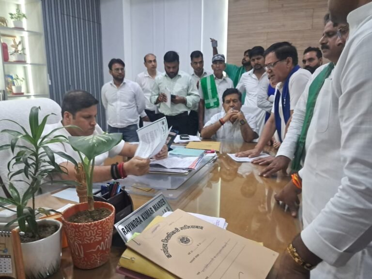 गाजियाबाद  पेरेंट्स एसोसिएशन देश के पूर्व सैनिक को न्याय दिलाने हेतू समर्थन में आगे आया।