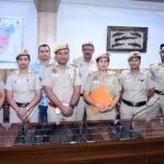 आनंद विहार पुलिस की बडी कार्यवाही एक रेशमा नामक महिला से चोरी के 43 मोबाइल फ़ोन बरामद आरोपी महिला को गिरफ़्तार किया गया ।