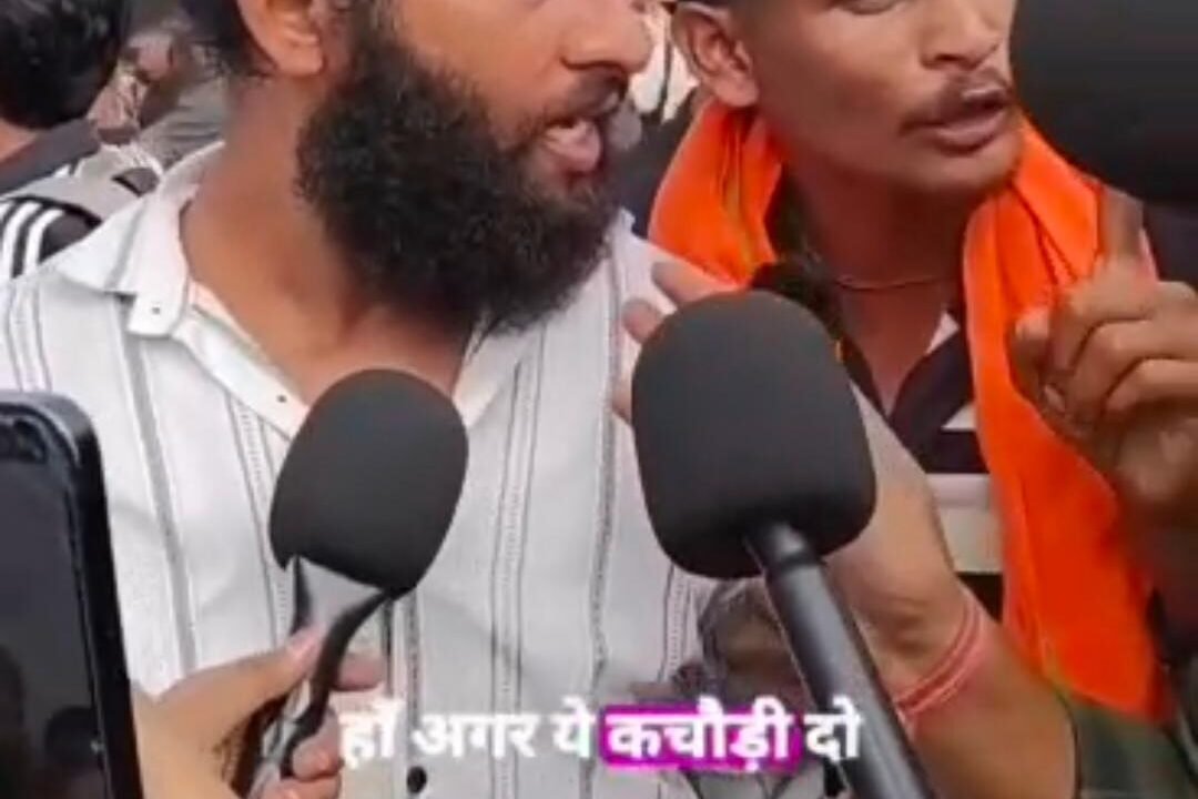 एक तरफ आप खुद को हिंदू, सनातनी और हिंदुस्तानी कहते हैं, दूसरी तरफ अपने विचारों से असहमति रखने वाली महिलाओं के लिए वेश्याओं जैसे शब्दों का प्रयोग करते हैं ।