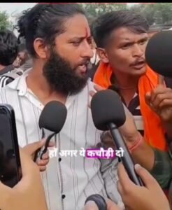 एक तरफ आप खुद को हिंदू, सनातनी और हिंदुस्तानी कहते हैं, दूसरी तरफ अपने विचारों से असहमति रखने वाली महिलाओं के लिए वेश्याओं जैसे शब्दों का प्रयोग करते हैं ।