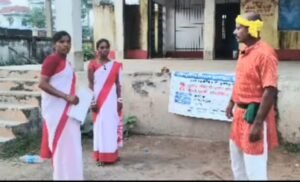 गीत-नुक्कड़ नाटक से ग्रामीणों को सरकारी योजनाओं की जानकारी, फूलो झानो और रोजगार सृजन योजना के प्रति किया जागरू ।